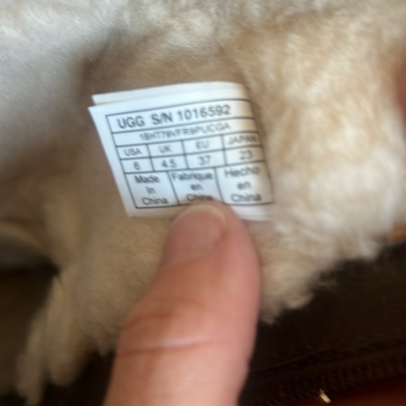 Chocolate Alber UGGs with Zipper (Size 6) - Picture 12 of 16